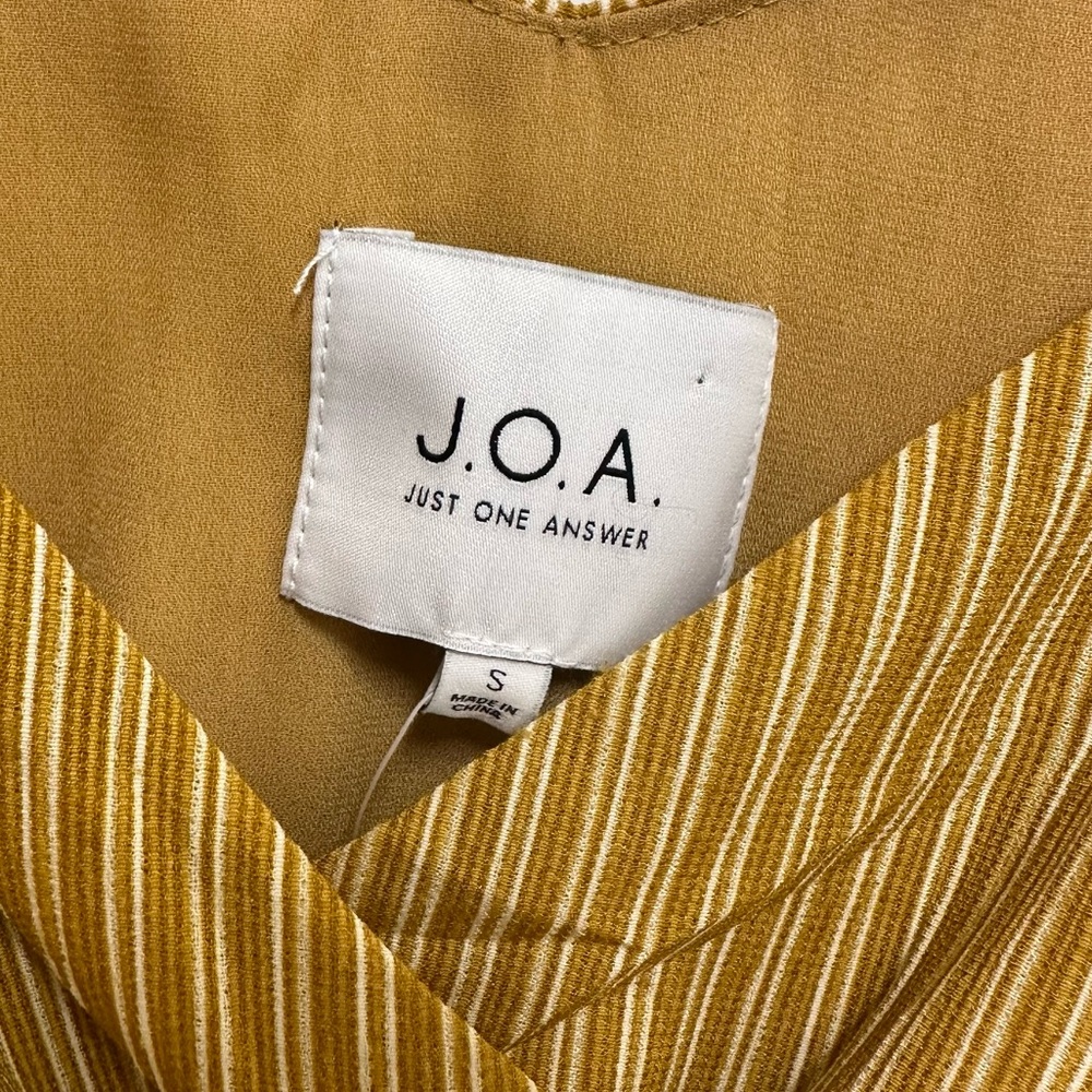 J.O.A. V-Neck Cold Shoulder Hi Lo Wrap Dress - Picture 6 of 9